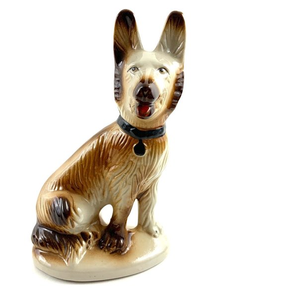 Vintage Brazilian Porcelain Figurine:  German Shepherd. 8 x 5 inches. VGC! - Picture 1 of 7